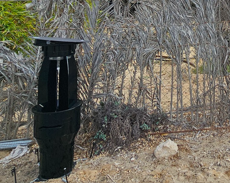 Smart IoT pest management device in a field